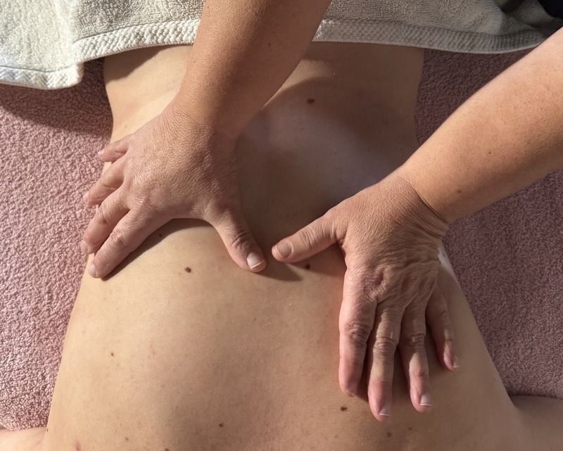 Massage découverte du dos au salon Les Moments Zen d’Isa